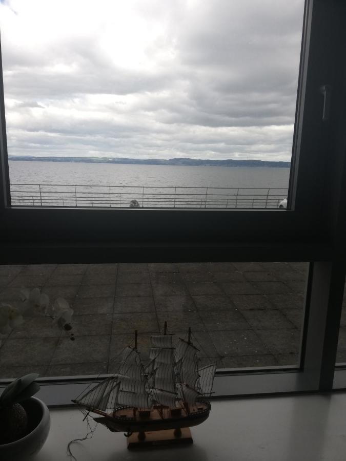 Stunning Waterfront Western Harbour Apartment Edimburgo Exterior foto